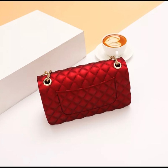🌹RED🌹QUILTED  Jelly Crossbody/Shoulder Bag NWT🏷 - Picture 12 of 15